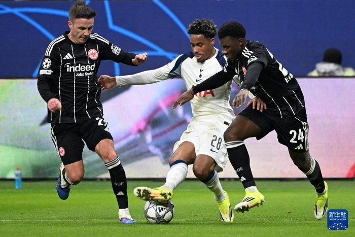 法兰克福迎英超关键赛，清晨扳平良机，球迷炸锅，细节决定成败的简单介绍-爱游戏体育