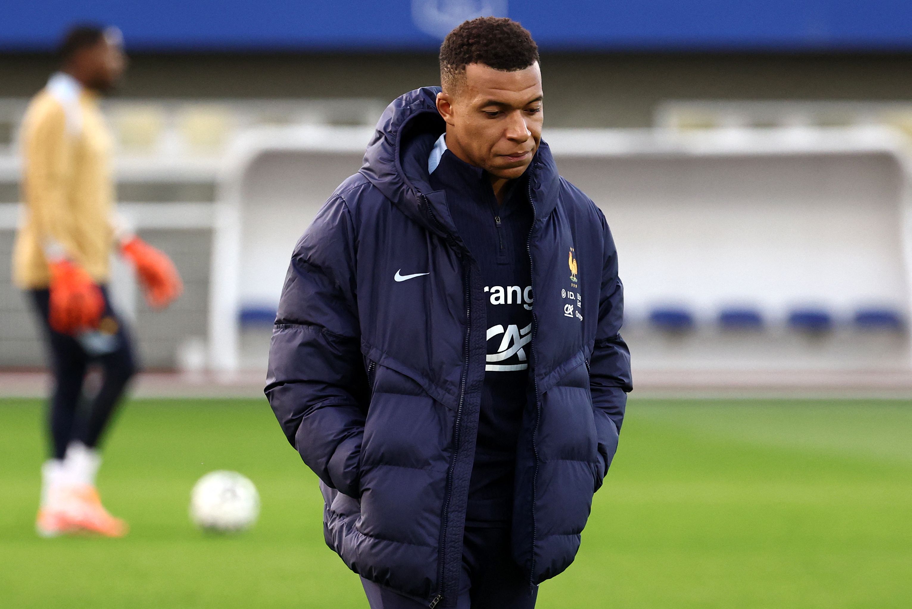 包含法国杯今晚再迎强敌，上海海港刷新队史纪录，主帅态度：球迷炸锅，训练强度明显提升的词条-爱游戏官网